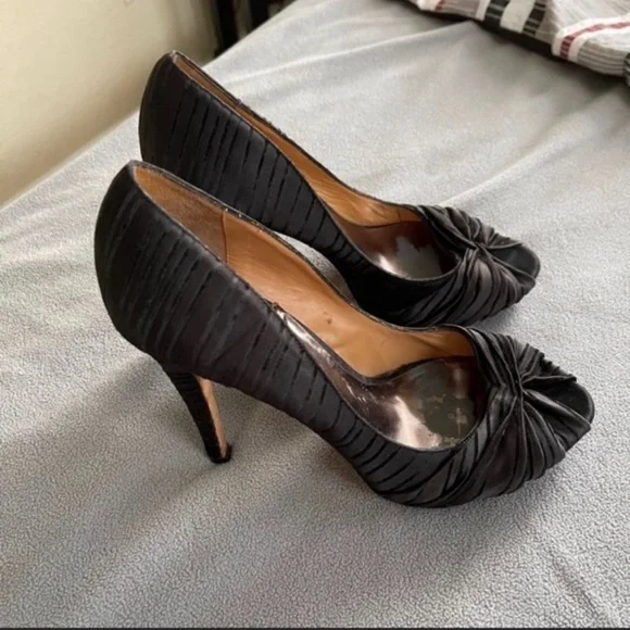 🔥 Luxury BM- Black Ryba Pleated Satin Heels Size 9-Designer Luxury Heels! - Picture 5 of 14